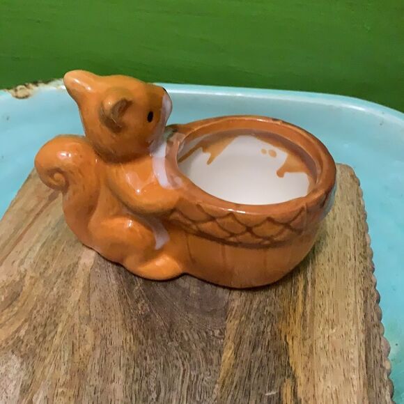 Small squirrel planter - Picture 3 of 4
